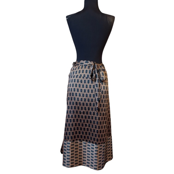 Zara Black and Tan Asymmetrical Wrap Skirt - Picture 11 of 16